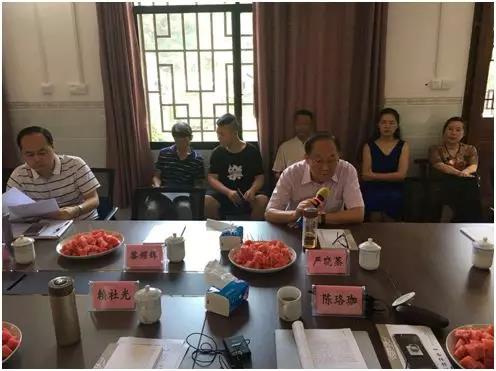 《杏林粹语》出版座谈会及李穆收徒拜师在湘举行